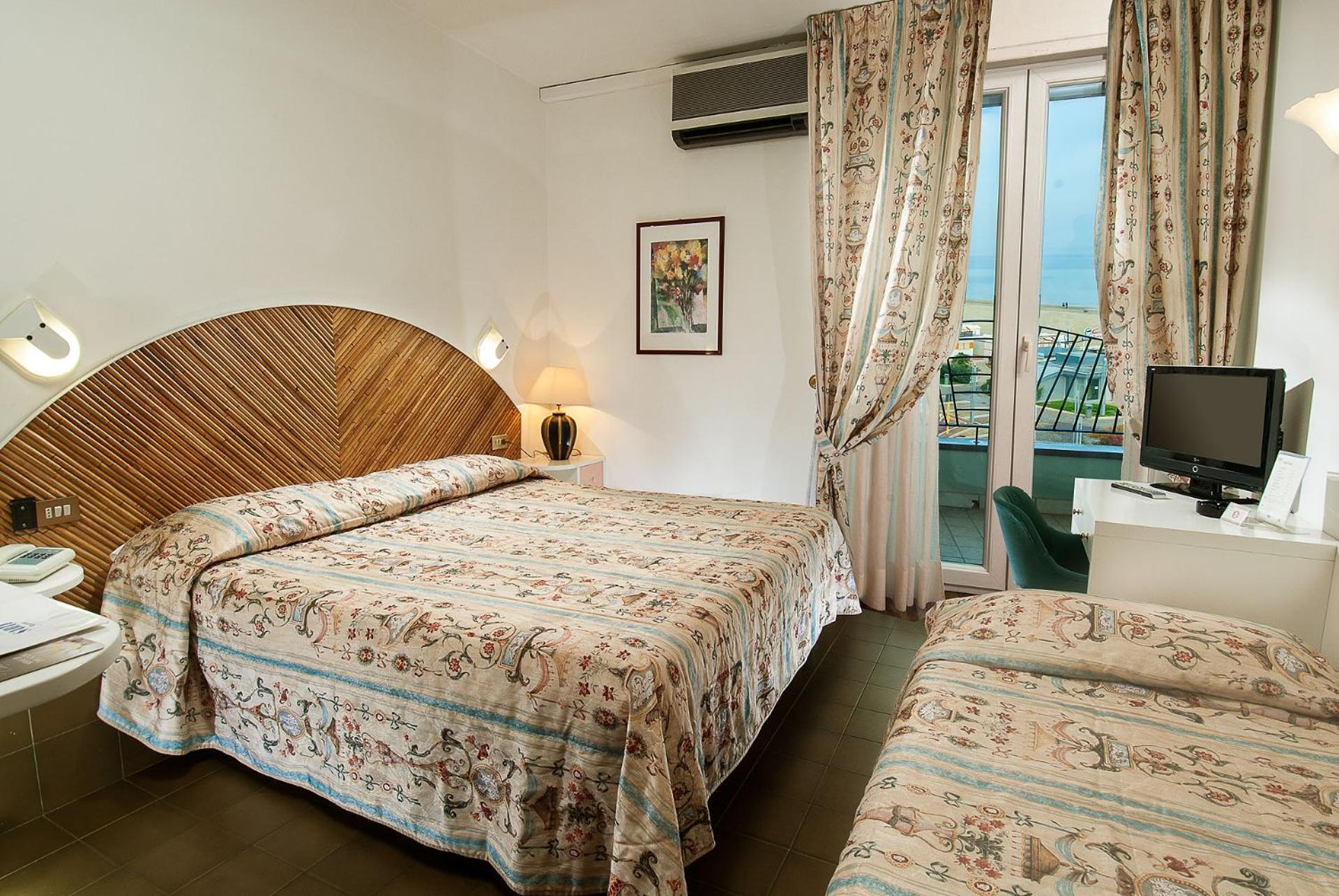 Hotel Sarti Riccione Esterno foto
