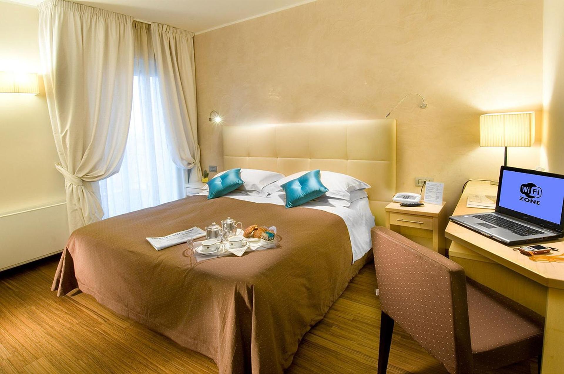 Hotel Sarti Riccione Esterno foto