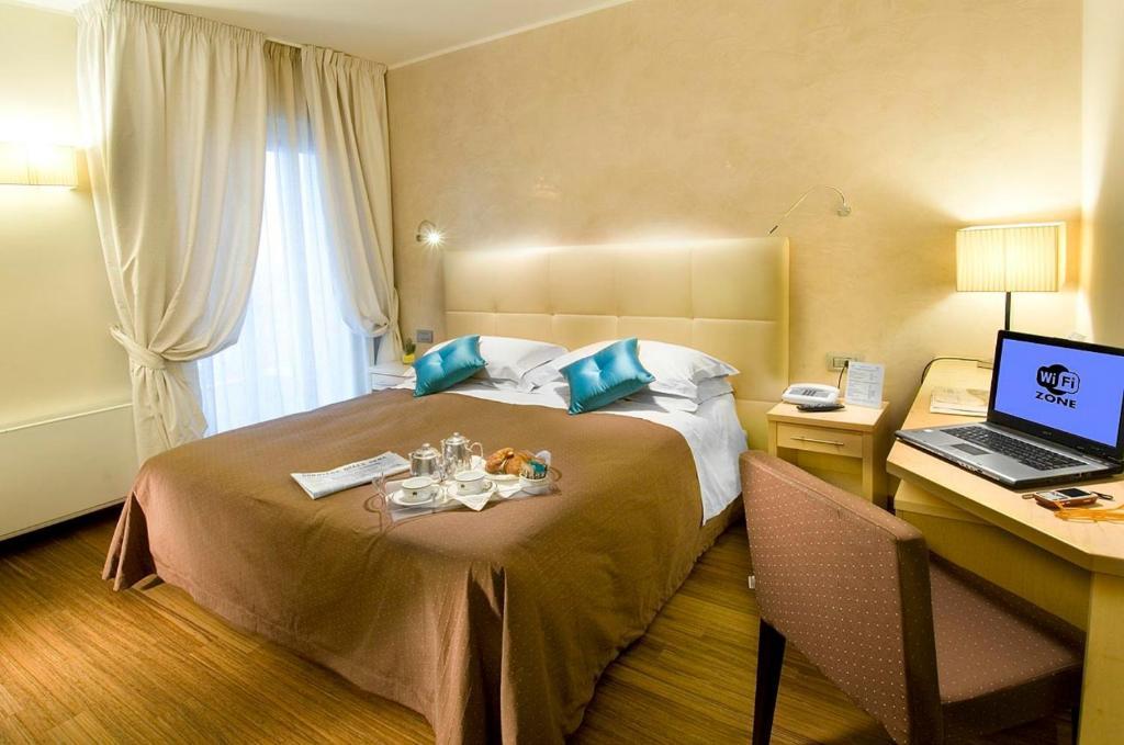 Hotel Sarti Riccione Camera foto