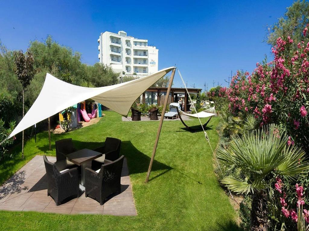 Hotel Sarti Riccione Esterno foto