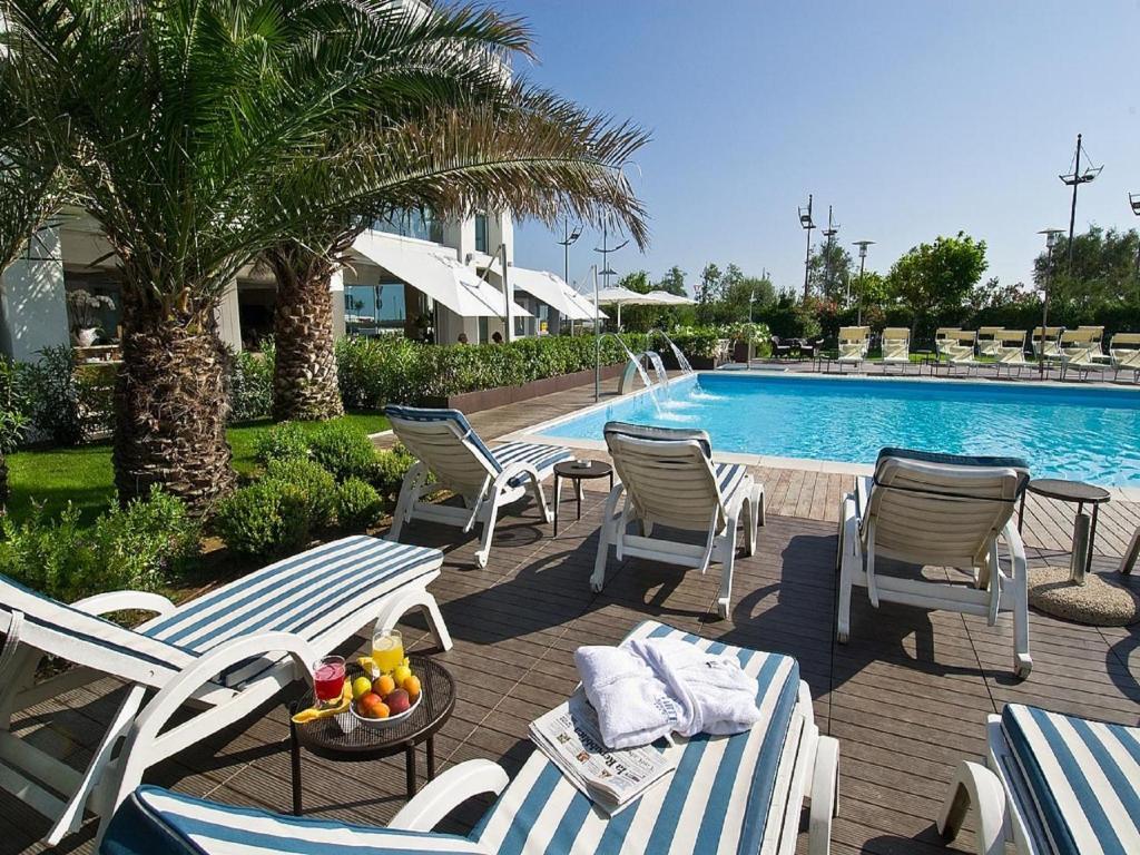Hotel Sarti Riccione Esterno foto