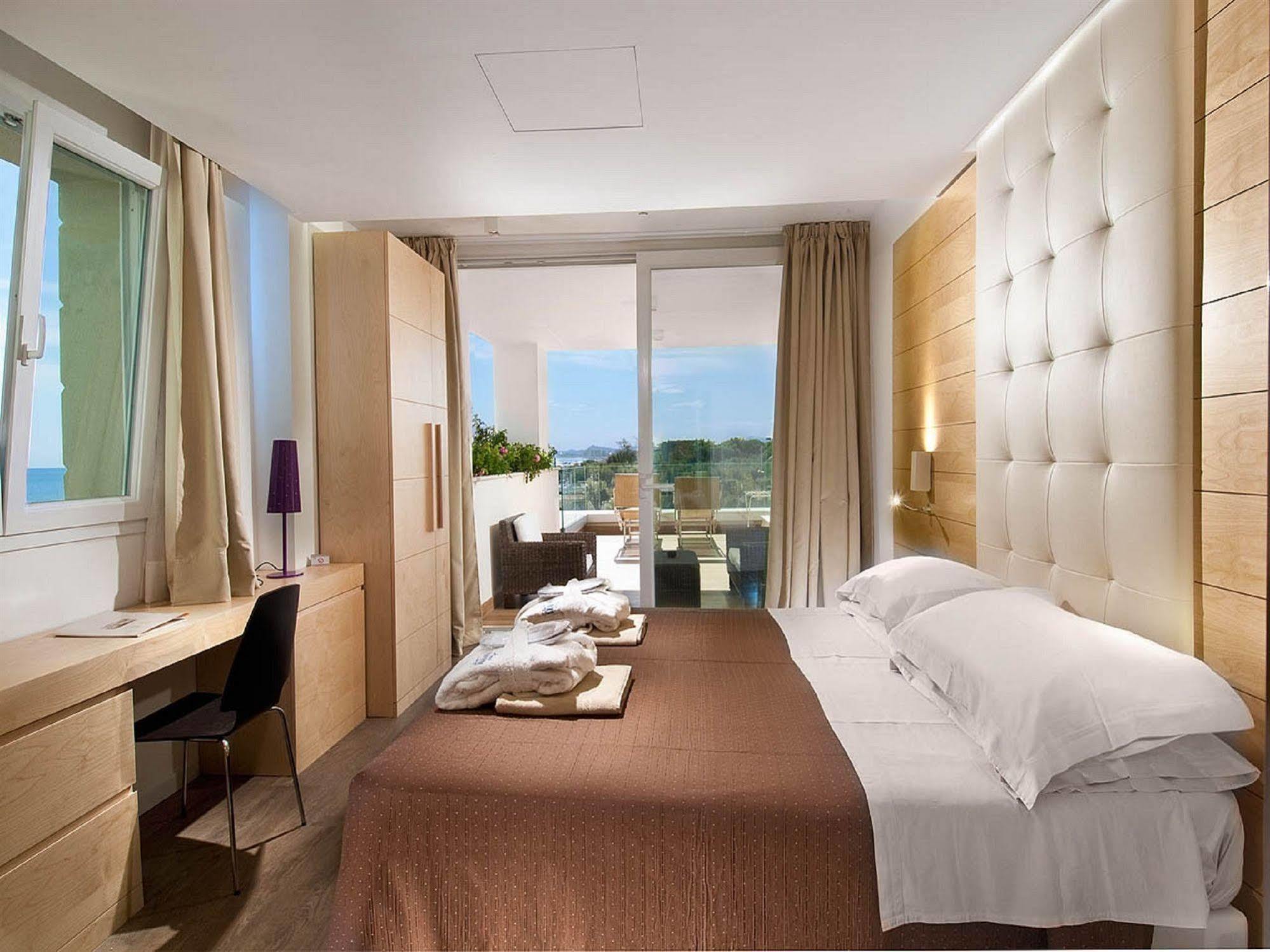 Hotel Sarti Riccione Esterno foto