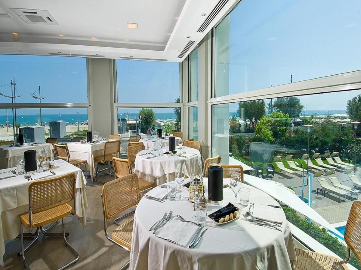 Hotel Sarti Riccione Esterno foto